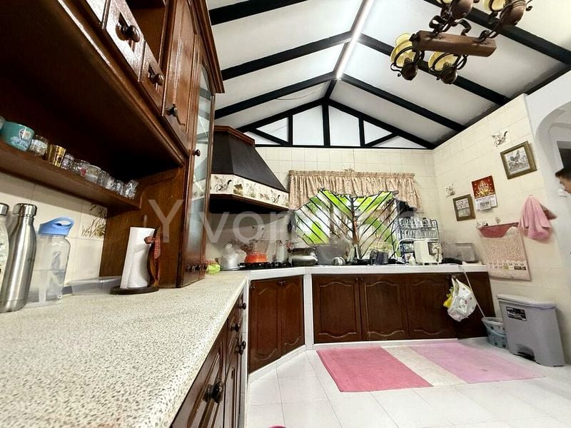 4 Bed Semi-Detached House (Landed) for Sale in  Peakview Estate - Image 5